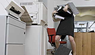 На работе умирают 2 миллиона человек в год На работе умирают 2 миллиона человек в год