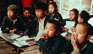 Мужчина ранил ножом восемнадцать детей Мужчина ранил ножом восемнадцать детей