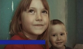 Малыш зубами спас тонущую сестру Малыш зубами спас тонущую сестру