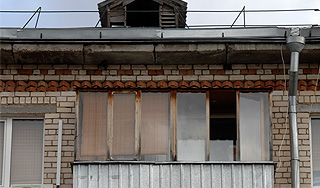 Мужчина прятал трупы убитых на балконе Мужчина прятал трупы убитых на балконе