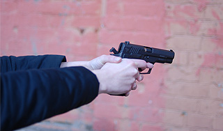 В Москве неизвестные ранили тренера В Москве неизвестные ранили тренера