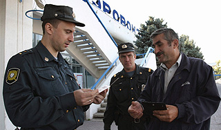 Россиян избавят от контактов с милицией Россиян избавят от контактов с милицией