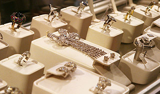 В Москве ограблен ювелирный салон В Москве ограблен ювелирный салон