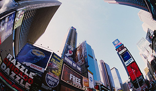 В центре Нью-Йорка нашли машину с бомбой В центре Нью-Йорка нашли машину с бомбой