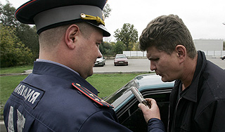 ГИБДД предупредила о проверках в праздники ГИБДД предупредила о проверках в праздники