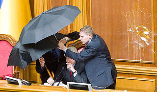 Рада подсчитала ущерб от дебоша с яйцами Рада подсчитала ущерб от дебоша с яйцами