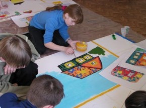 Дети рисуют милицию