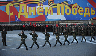 На репетиции парада сломался "Искандер" На репетиции парада сломался "Искандер"