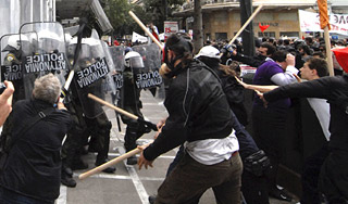 Греки отказываются обрекать себя на нищету Греки отказываются обрекать себя на нищету