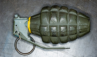 Дети взорвали гранату в школе Оренбурга Дети взорвали гранату в школе Оренбурга