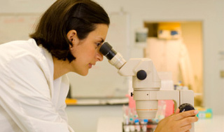 Ученые нашли у людей гены неандертальцев Ученые нашли у людей гены неандертальцев