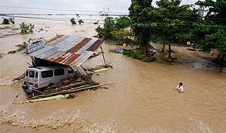 Жителей Таджикистана убивает наводнение Жителей Таджикистана убивает наводнение