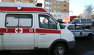 C моста Победы в Москве упали две машины C моста Победы в Москве упали две машины