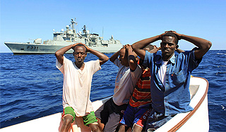 Корабль Нидерландов взял в плен пиратов Корабль Нидерландов взял в плен пиратов