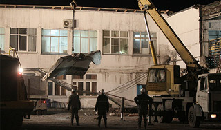 Путин приехал к месту ЧП на шахте Путин приехал к месту ЧП на шахте