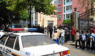 Разъяренные китайцы растерзали убийцу Разъяренные китайцы растерзали убийцу