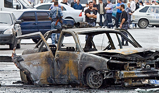 В центре города взорвалась машина с минами В центре города взорвалась машина с минами