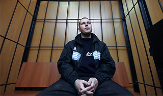 Офицер Захаркин свалил вину на неизвестного Офицер Захаркин свалил вину на неизвестного