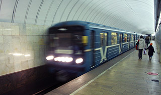 "Зеленую" ветку метро подвели светофоры "Зеленую" ветку метро подвели светофоры