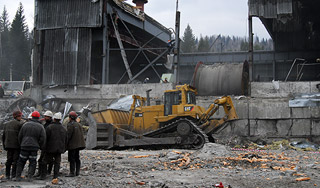 Спасателям закрыли доступ на "Распадскую" Спасателям закрыли доступ на "Распадскую"