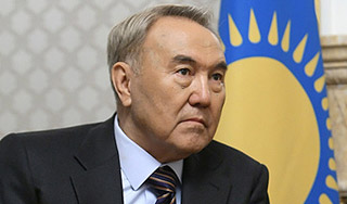 Сенаторы сделали Назарбаева елбасы Сенаторы сделали Назарбаева елбасы
