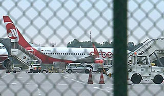 Российских пилотов отпустили с извинениями Российских пилотов отпустили с извинениями