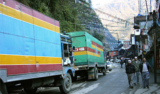 Электричество убило 15 пассажиров грузовика Электричество убило 15 пассажиров грузовика