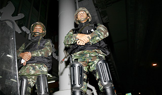 Бангкок переходит на осадное положение Бангкок переходит на осадное положение