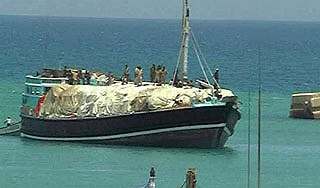 Камерунские пираты похитили двух россиян Камерунские пираты похитили двух россиян