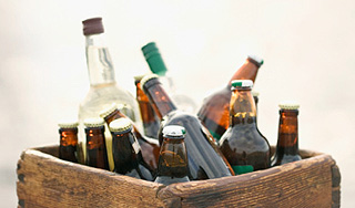 Моряки прогнали пиратов пивными бутылками Моряки прогнали пиратов пивными бутылками