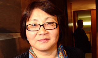 Отунбаева возглавит Киргизию до 2012 года Отунбаева возглавит Киргизию до 2012 года