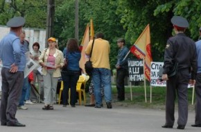 Клинцы выступили против платного образования