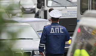 Инспектора ГАИ ранили в спину Инспектора ГАИ ранили в спину