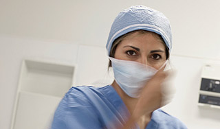 Школьник пытался изнасиловать врача Школьник пытался изнасиловать врача