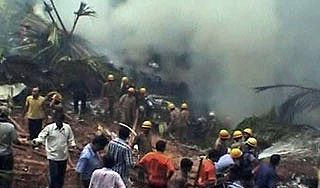 Найдены "черные ящики" разбившегося Boeing Найдены "черные ящики" разбившегося Boeing