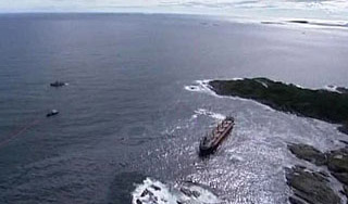 У берегов Сингапура произошел разлив нефти У берегов Сингапура произошел разлив нефти