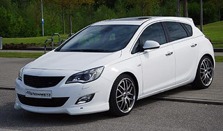 Немцы нарядили новую Opel Astra Немцы нарядили новую Opel Astra