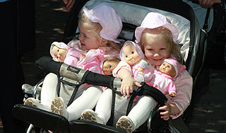 Матерям заплатят за отказ от детсадов Матерям заплатят за отказ от детсадов