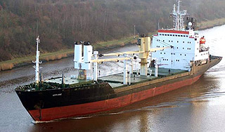 Пираты требуют выкуп за российских моряков Пираты требуют выкуп за российских моряков