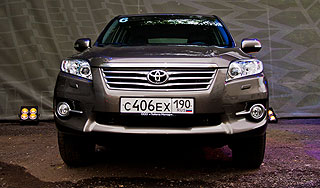 Новую Toyota RAV4 протестировали в Москве Новую Toyota RAV4 протестировали в Москве