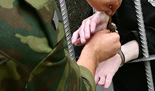 Подросток пытался сжечь шестерых бомжей Подросток пытался сжечь шестерых бомжей