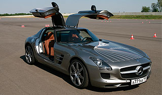 ТЕСТ-ДРАЙВ: "Крыло чайки" показали на полигоне ФСО ТЕСТ-ДРАЙВ: "Крыло чайки" показали на полигоне ФСО