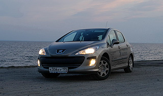 Французский хэтчбек оправдал дороги России Французский хэтчбек оправдал дороги России