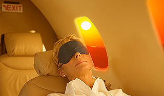 Заснувшую пассажирку заперли в самолете Заснувшую пассажирку заперли в самолете