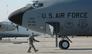 Военная база США расколола Японию Военная база США расколола Японию