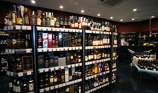 Крепкому алкоголю назначили новую цену Крепкому алкоголю назначили новую цену