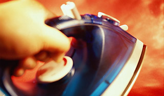 Московскую пенсионерку пытали утюгом Московскую пенсионерку пытали утюгом