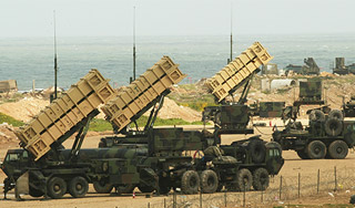 Мир вооружается рекордными темпами Мир вооружается рекордными темпами