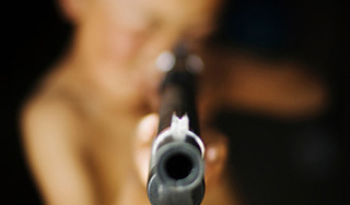 Подросток прострелил себе голову из ружья Подросток прострелил себе голову из ружья