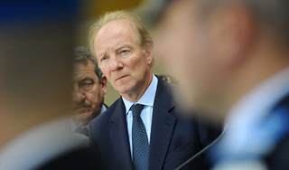 Французского министра оштрафовали за шутку Французского министра оштрафовали за шутку